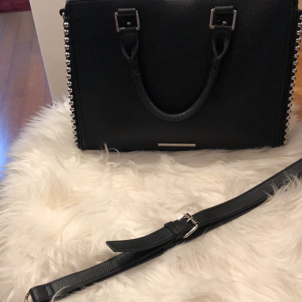 Steve Madden black handbag with adjustable crossbody/shoulder strap. - Picture 7 of 9